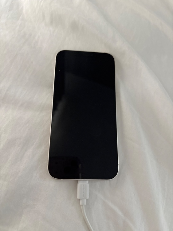 iPhone iPhone 12 64GB au（スマホ）の商品画像 - 査定依頼日：2026年6月4日 - 最高査定価格：19,500円