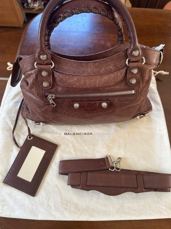 バレンシアガ  （ブランドバッグ）の商品画像 - 査定依頼日：2025年10月2日 - 最高査定価格：100,000円