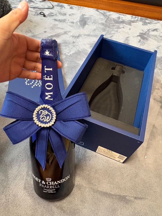 シャンパン モエ・エ・シャンドン （お酒）の商品画像 - 査定依頼日：2026年4月15日 - 最高査定価格：3,000円