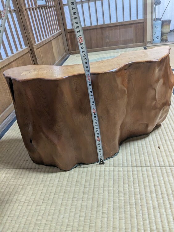 屋久杉テーブル（美術品・骨董品）の商品画像 - 査定依頼日：2026年8月6日 - 最高査定価格：5,000円