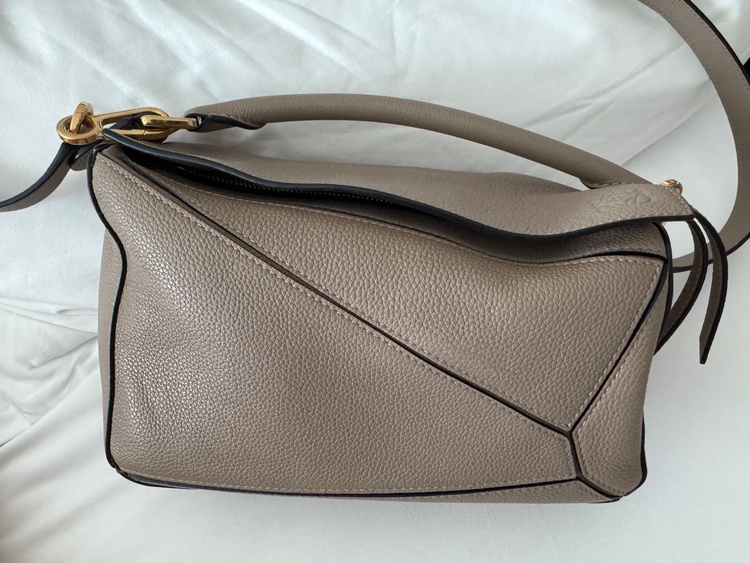 LOEWE パズルエッジ バッグ スモール（ソフトグレインカーフ）（ブランドバッグ）の商品画像 - 査定依頼日：2026年8月19日 - 最高査定価格：160,000円