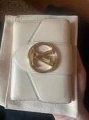 ルイヴィトン 3つ折り財布 Louis Vuitton LV ポンヌフ ポルトフ（ブランド財布・小物）の商品画像 - 査定依頼日：2024年9月26日 - 最高査定価格：35,000円