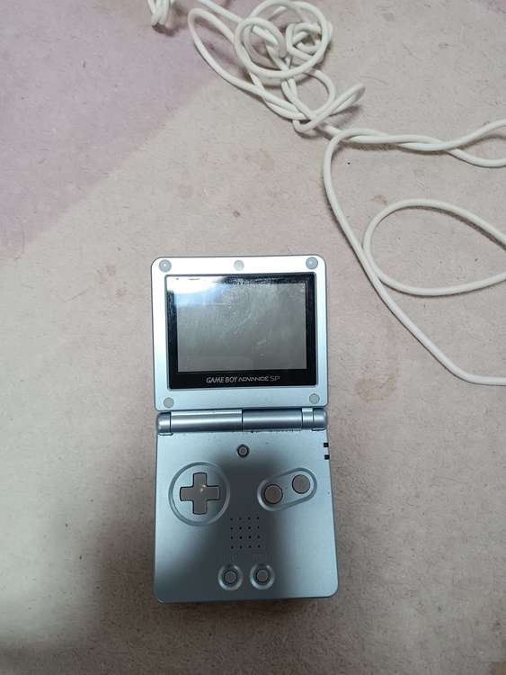ゲームボーイアドバンス本体（ゲーム機本体・ゲームソフト）の商品画像 - 査定依頼日：2023年8月18日 - 最高査定価格：3,000円