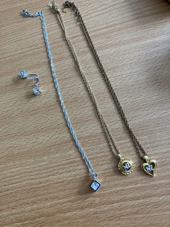 原石（美術品・骨董品）の商品画像 - 査定依頼日：2026年3月8日 - 最高査定価格：100,000円