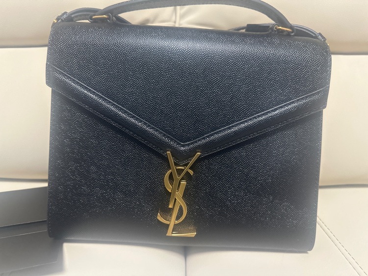 イブサンローラン  （ブランドバッグ）の商品画像 - 査定依頼日：2025年11月13日 - 最高査定価格：210,000円