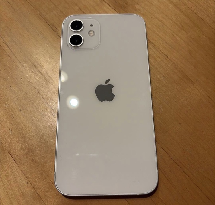 iPhone12ホワイト（スマホ）の商品画像 - 査定依頼日：2026年3月2日 - 最高査定価格：24,000円