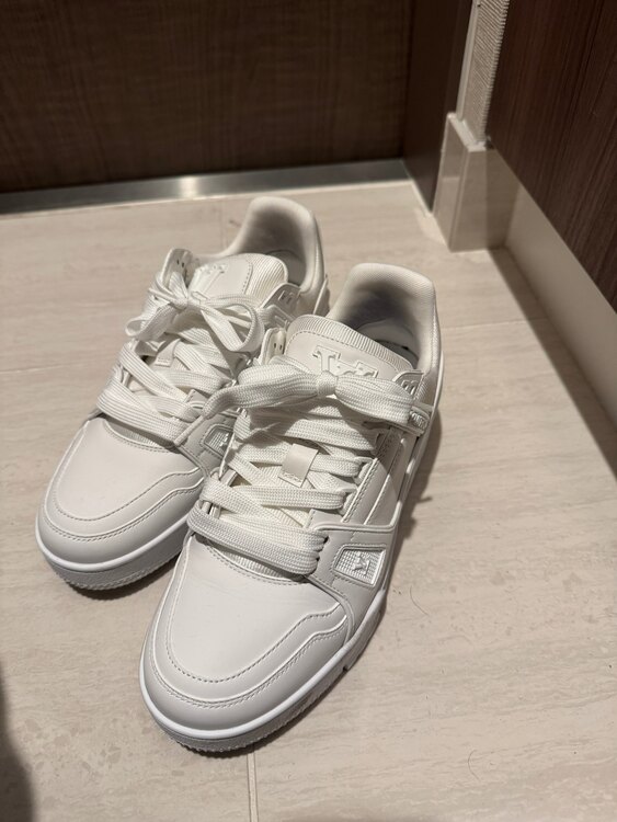 スニーカー（古着・ファッション）の商品画像 - 査定依頼日：2025年1月23日 - 最高査定価格：18,000円