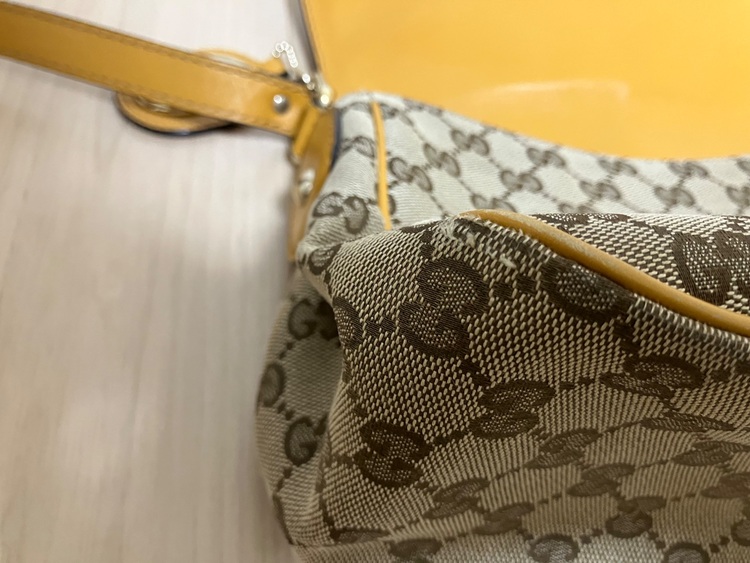 ショルダー（ブランドバッグ）の商品画像 - 査定依頼日：2025年11月18日 - 最高査定価格：30,000円