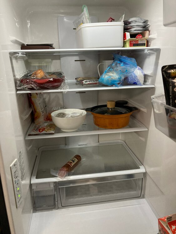 日立冷凍冷蔵庫 R-V38NV(K)（家電）の商品画像 - 査定依頼日：2025年4月30日 - 最高査定価格：10,000円