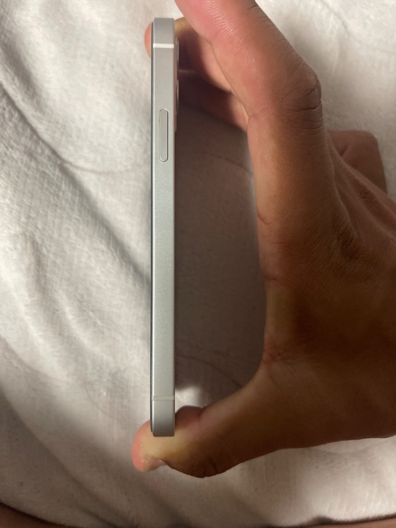 iPhone iPhone 12 64GB SIMフリー（スマホ）の商品画像 - 査定依頼日：2026年9月27日 - 最高査定価格：23,500円