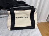 バレンシアガ  （ブランドバッグ）の商品画像 - 査定依頼日：2025年12月15日 - 最高査定価格：45,000円