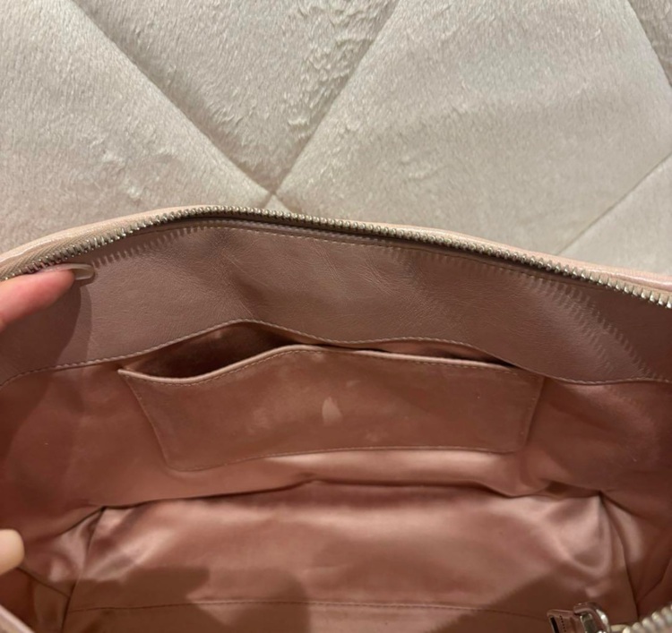 ミュウミュウ  （ブランドバッグ）の商品画像 - 査定依頼日：2025年7月8日 - 最高査定価格：30,000円