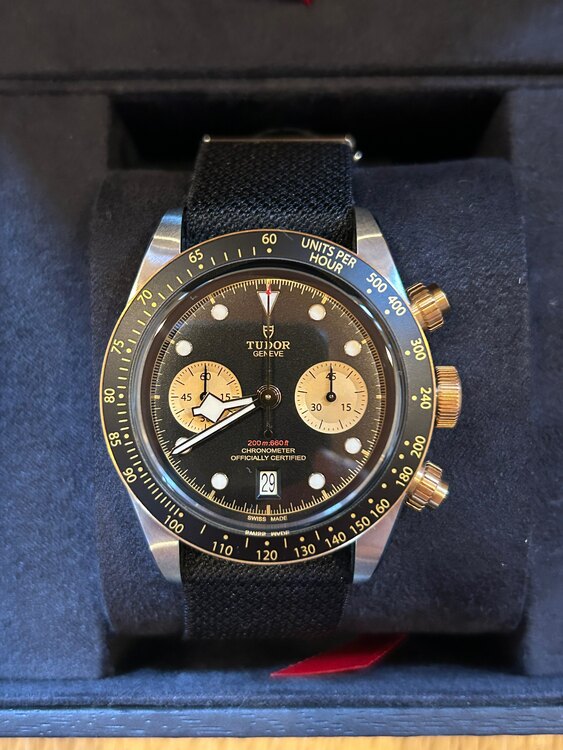 ブラックベイクロノS&G （高級時計）の商品画像 - 査定依頼日：2025年5月25日 - 最高査定価格：500,000円