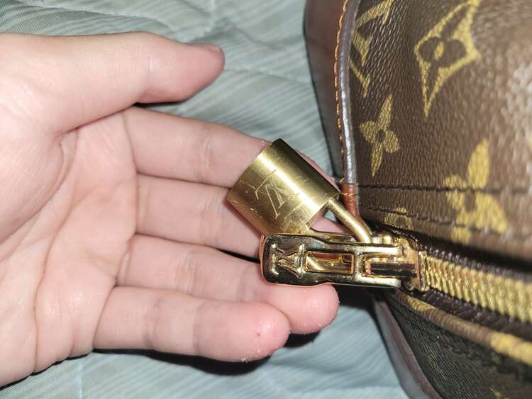 ルイヴィトン アルマ （ブランドバッグ）の商品画像 - 査定依頼日：2025年5月23日 - 最高査定価格：40,000円