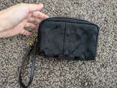ポーチ（ブランド財布・小物）の商品画像 - 査定依頼日：2024年10月7日 - 最高査定価格：4,500円
