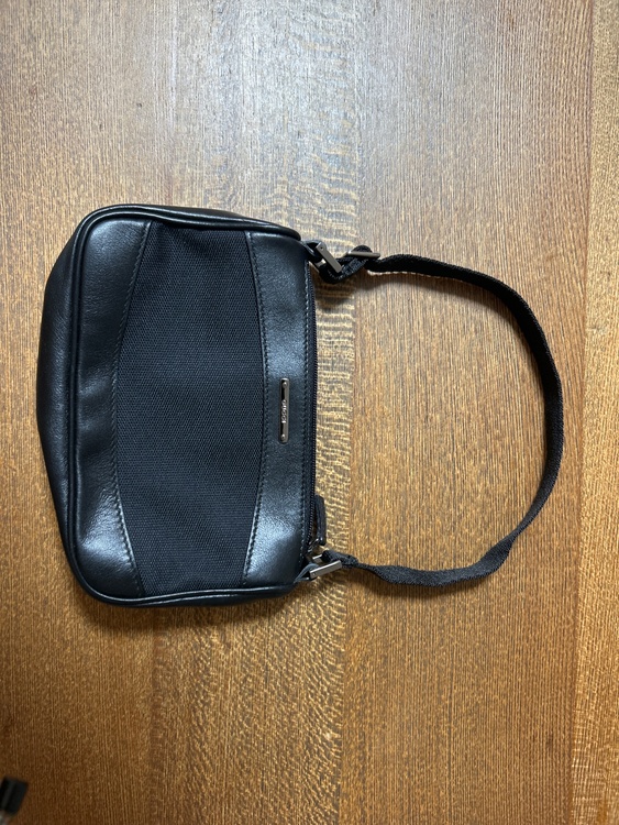 ミニショルダーバッグ（ブランドバッグ）の商品画像 - 査定依頼日：2026年10月5日 - 最高査定価格：30,000円