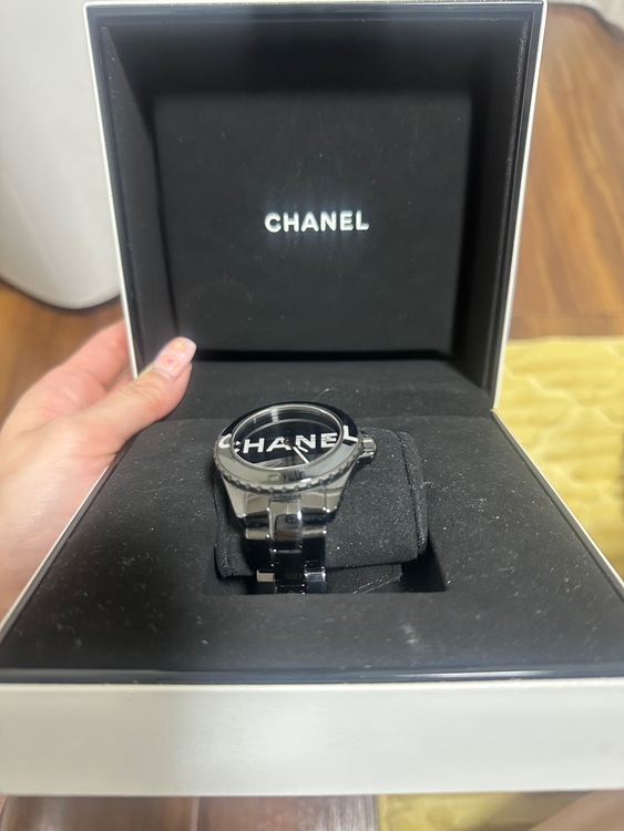 CHANEL j12 メンズ（高級時計）の商品画像 - 査定依頼日：2025年9月19日 - 最高査定価格：550,000円