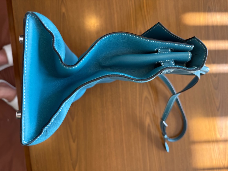 フラット　エトゥープ（ブランドバッグ）の商品画像 - 査定依頼日：2025年11月30日 - 最高査定価格：900,000円