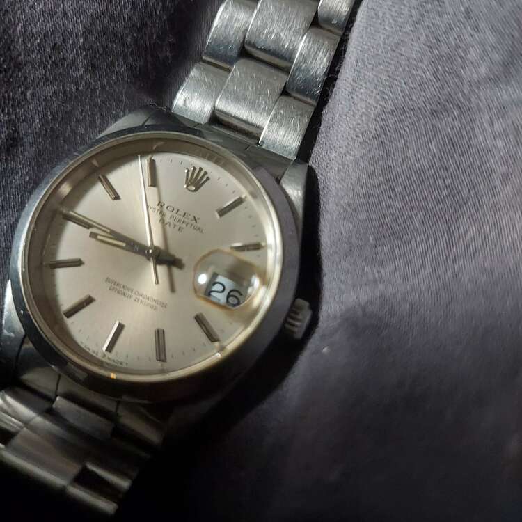 ロレックス パーペチュアルデイト ロレックス オイスター パーペチュアル デイト 15200（高級時計）の商品画像 - 査定依頼日：2025年4月13日 - 最高査定価格：570,000円