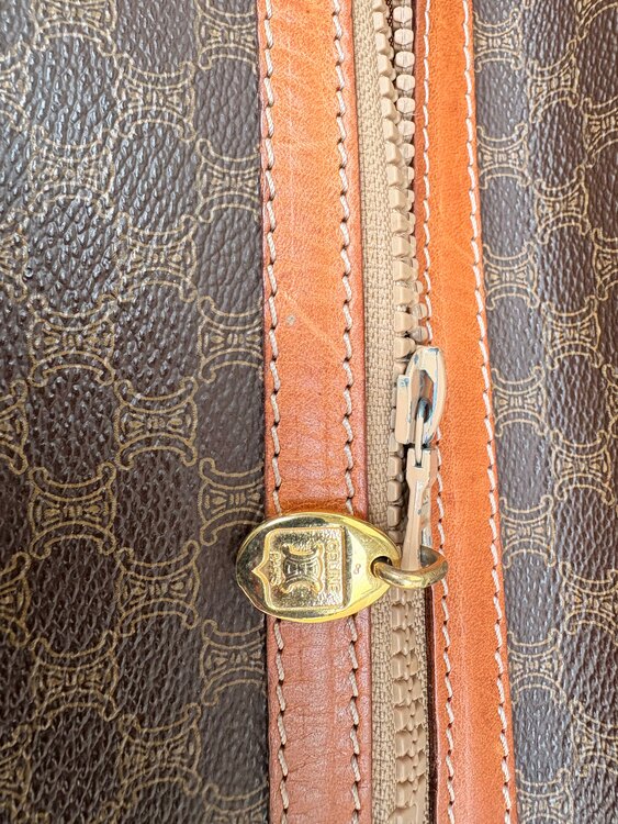 セリーヌのクラッチバッグ（ブランドバッグ）の商品画像 - 査定依頼日：2025年4月25日 - 最高査定価格：3,000円