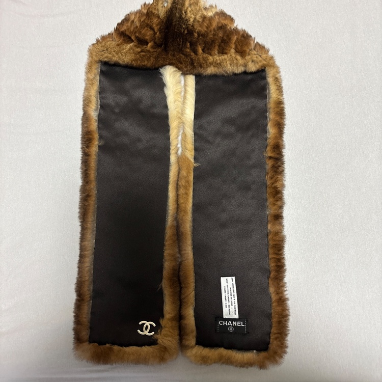 ラパン　リアルファー　マフラー（古着・ファッション）の商品画像 - 査定依頼日：2026年2月17日 - 最高査定価格：30,000円