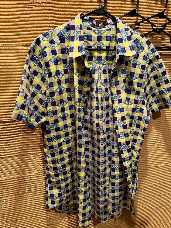 シャツ（古着・ファッション）の商品画像 - 査定依頼日：2023年10月18日