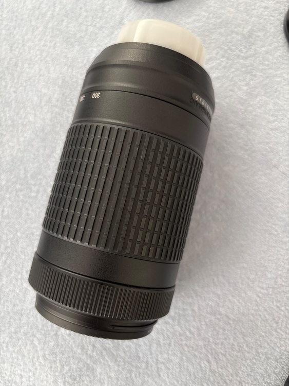 d5600 18-55VR+70-300VR kit（カメラ）の商品画像 - 査定依頼日：2026年5月18日 - 最高査定価格：55,000円