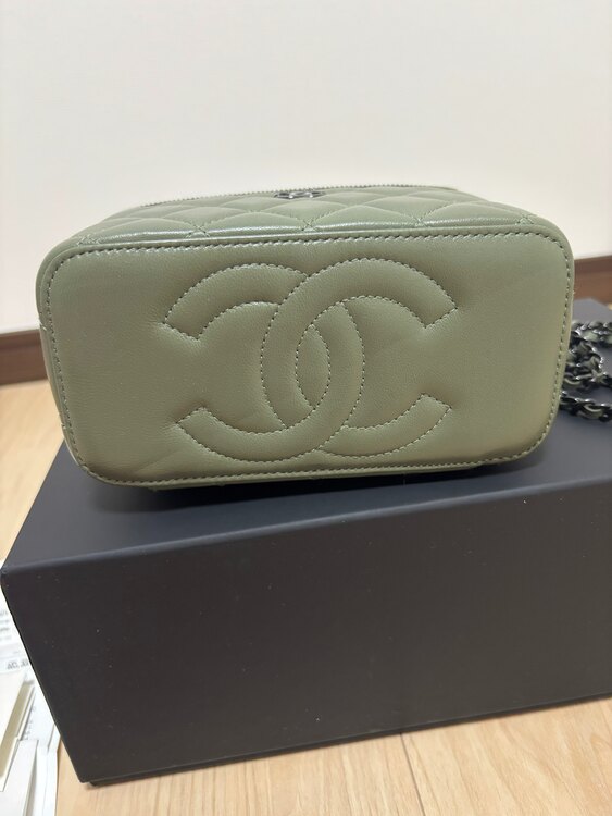 シャネル　ハンドル付　バニティ（ブランドバッグ）の商品画像 - 査定依頼日：2025年5月26日 - 最高査定価格：400,000円