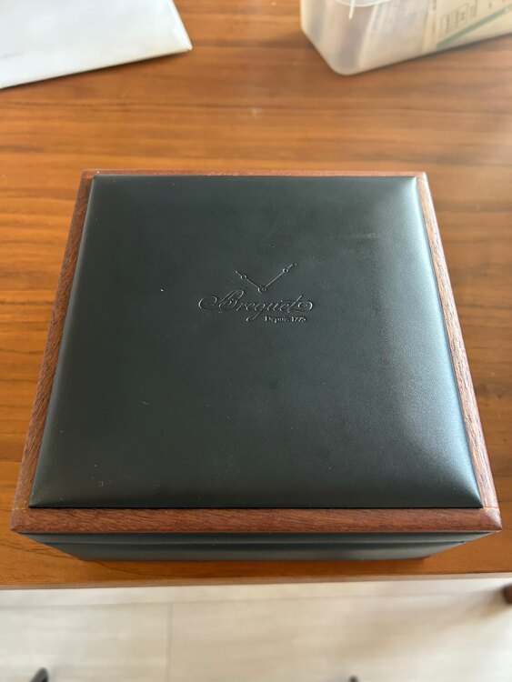 ブレゲ タイプXX 3810T1 H2 3Z（高級時計）の商品画像 - 査定依頼日：2025年3月23日 - 最高査定価格：1,300,000円