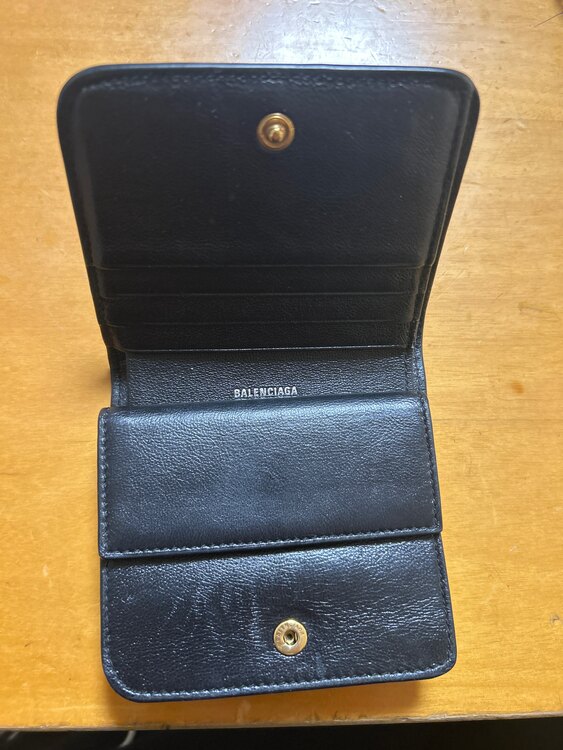 バレンシアガ  （ブランドバッグ）の商品画像 - 査定依頼日：2025年4月14日 - 最高査定価格：18,000円