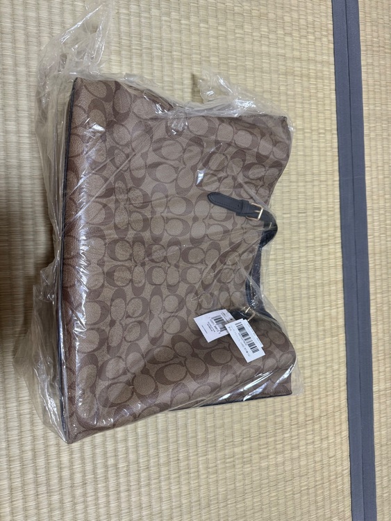 コーチアウトレットトートバッグ（ブランドバッグ）の商品画像 - 査定依頼日：2025年10月31日 - 最高査定価格：2,000円