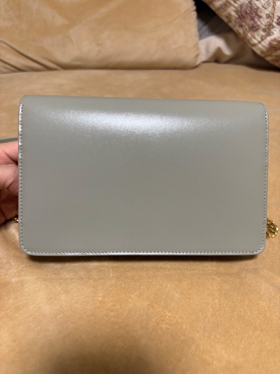 チェーンウォレット マーゴ / シャイニーカーフスキン（ブランドバッグ）の商品画像 - 査定依頼日：2026年1月24日 - 最高査定価格：175,000円