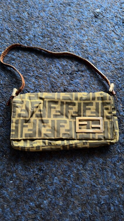 バッグ（ブランドバッグ）の商品画像 - 査定依頼日：2025年4月22日 - 最高査定価格：30,000円