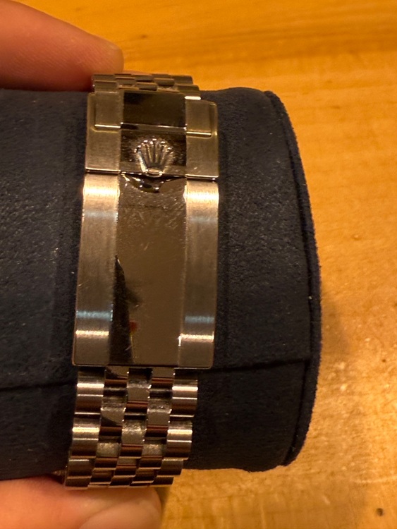 126720VTNR ステンレス　黒緑（高級時計）の商品画像 - 査定依頼日：2025年10月5日 - 最高査定価格：2,400,000円