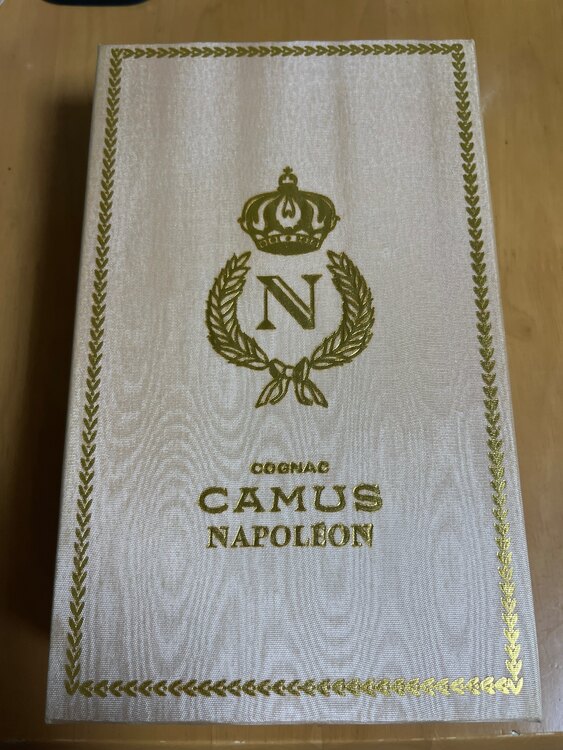 ブランデー カミュ （お酒）の商品画像 - 査定依頼日：2025年1月30日 - 最高査定価格：2,000円