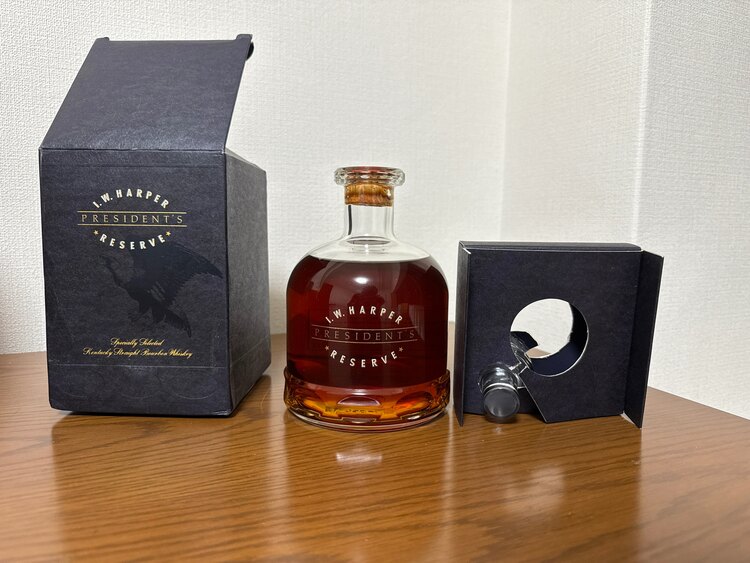  I.W.HARPER  reserve（お酒）の商品画像 - 査定依頼日：2025年4月19日 - 最高査定価格：12,000円