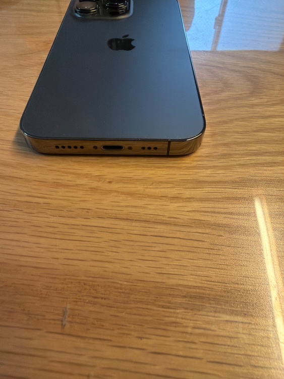 iPhone13pro512GB残債無し美品（スマホ）の商品画像 - 査定依頼日：2026年4月23日 - 最高査定価格：51,000円