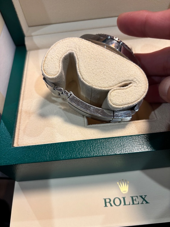 ロレックス サブマリーナー 126610l（高級時計）の商品画像 - 査定依頼日：2025年8月30日 - 最高査定価格：2,150,000円