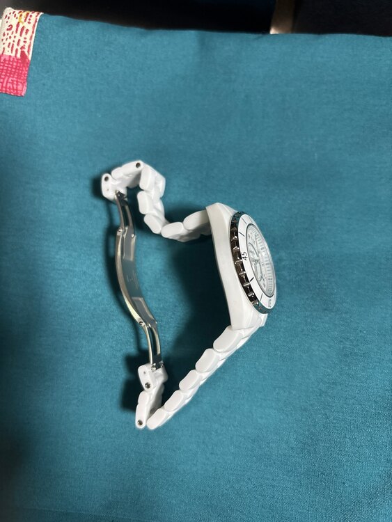 シャネル J12 H162（高級時計）の商品画像 - 査定依頼日：2025年3月23日 - 最高査定価格：400,000円