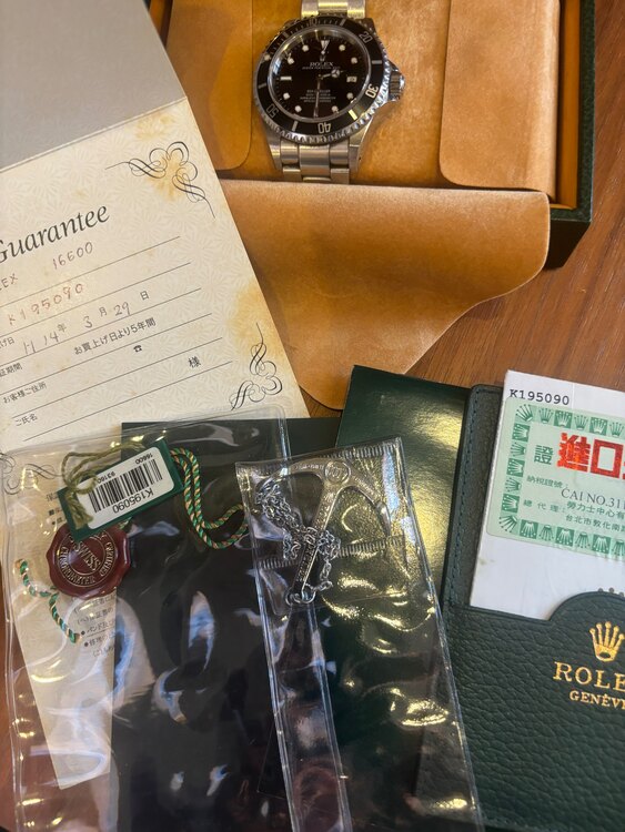 ロレックス シードゥエラー 1660（高級時計）の商品画像 - 査定依頼日：2025年1月20日 - 最高査定価格：1,300,000円