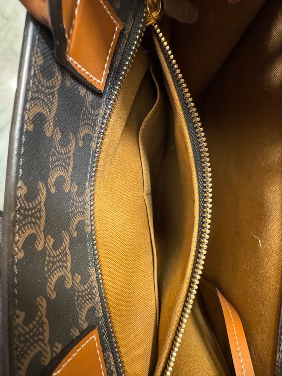 セリーヌ  （ブランドバッグ）の商品画像 - 査定依頼日：2025年12月5日 - 最高査定価格：100,000円