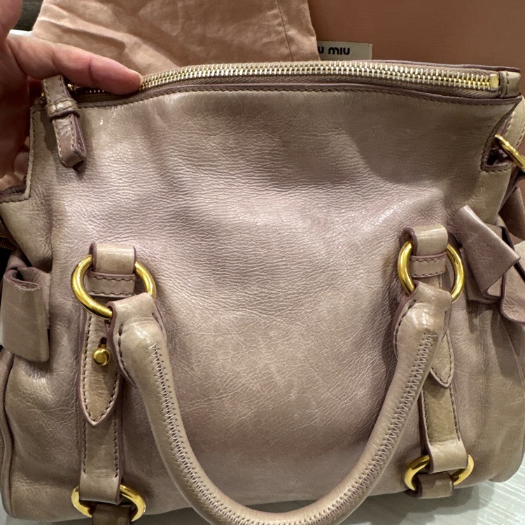 ミュウミュウ  （ブランドバッグ）の商品画像 - 査定依頼日：2025年11月28日 - 最高査定価格：40,000円