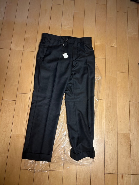 ジョルジオアルマーニ　スーツ　3ピース（古着・ファッション）の商品画像 - 査定依頼日：2025年10月24日 - 最高査定価格：3,000円