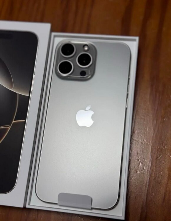 iPhone 16 Pro Max 256GB SIMフリー（スマホ）の商品画像 - 査定依頼日：2025年3月20日 - 最高査定価格：137,000円