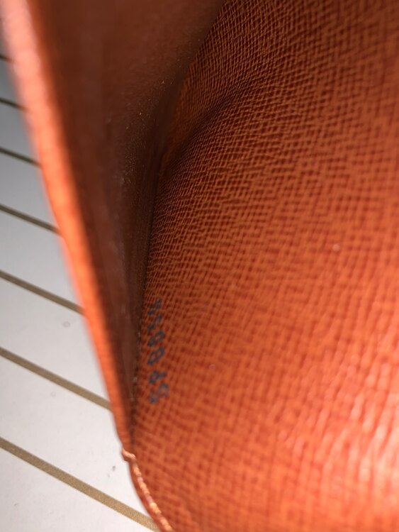 ルイヴィトンポルトパピエジップ（ブランド財布・小物）の商品画像 - 査定依頼日：2025年5月6日 - 最高査定価格：13,000円