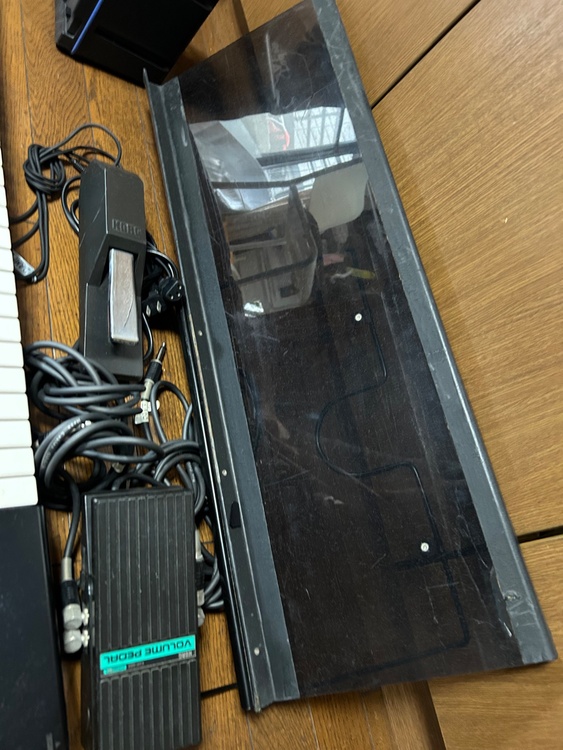 モデル13（ピアノ・楽器・PA機材）の商品画像 - 査定依頼日：2026年3月14日 - 最高査定価格：4,000円