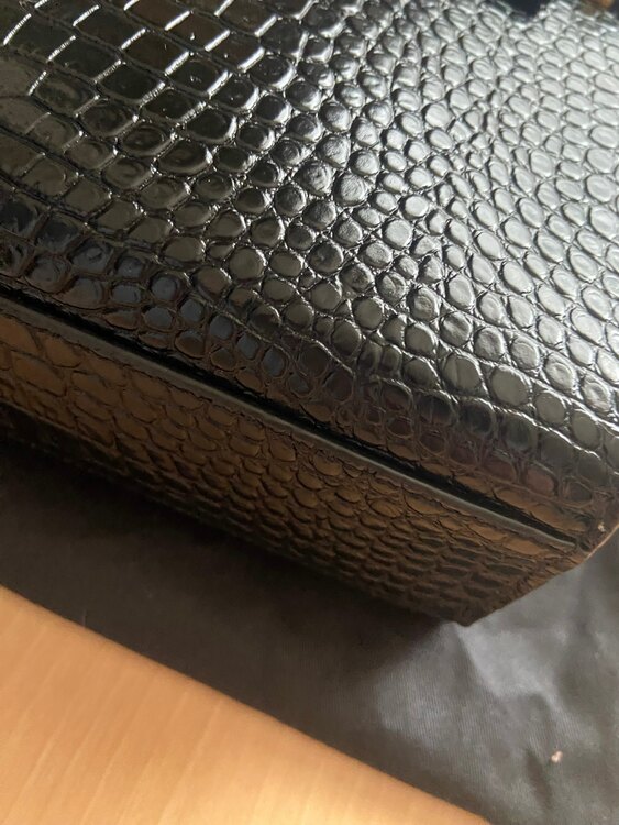 イブサンローラン  （ブランドバッグ）の商品画像 - 査定依頼日：2025年4月3日 - 最高査定価格：180,000円