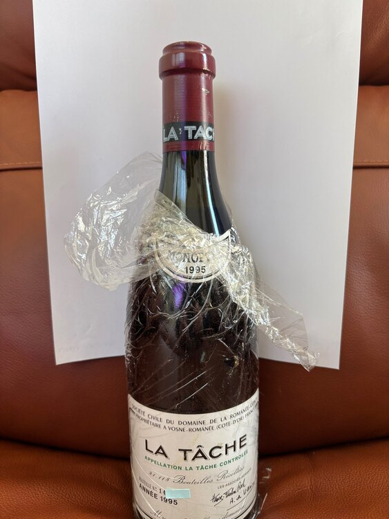 ワイン ラ・ターシュ （お酒）の商品画像 - 査定依頼日：2025年4月30日 - 最高査定価格：450,000円