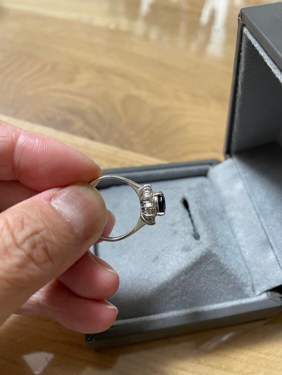 サファイア指輪（宝石）の商品画像 - 査定依頼日：2025年3月11日 - 最高査定価格：65,000円