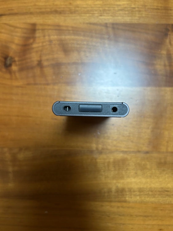 ウォークマン　NW-A55    16GB    グレイッシュブラック（オーディオ・スピーカー）の商品画像 - 査定依頼日：2026年4月12日 - 最高査定価格：7,100円